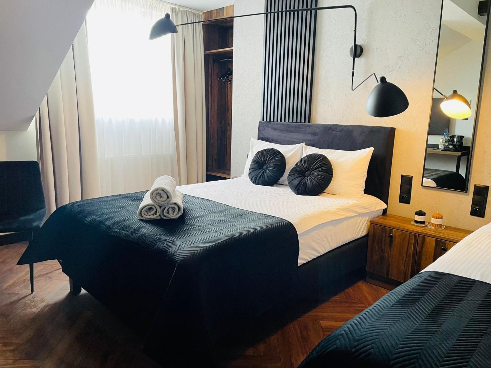 Hotel Millennium พสาสเนสซ์ ภายนอก รูปภาพ