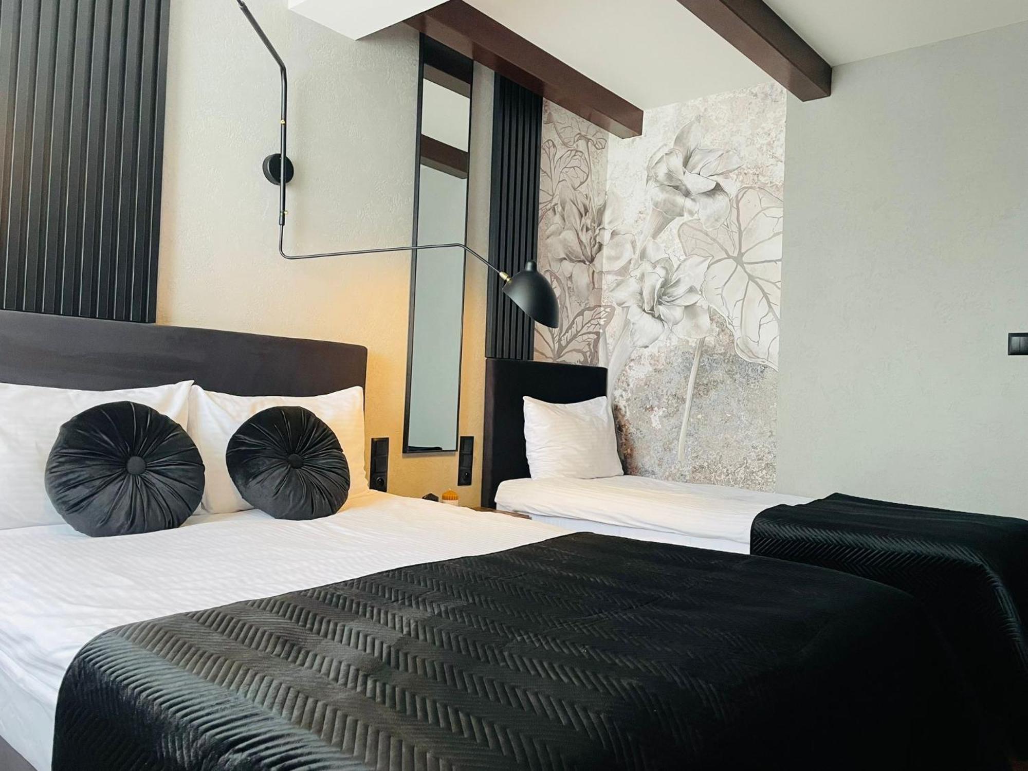 Hotel Millennium พสาสเนสซ์ ภายนอก รูปภาพ